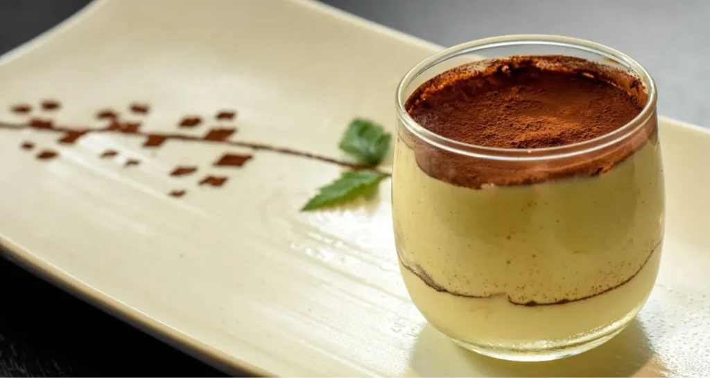 Postre en vaso: Tiramisú fácil